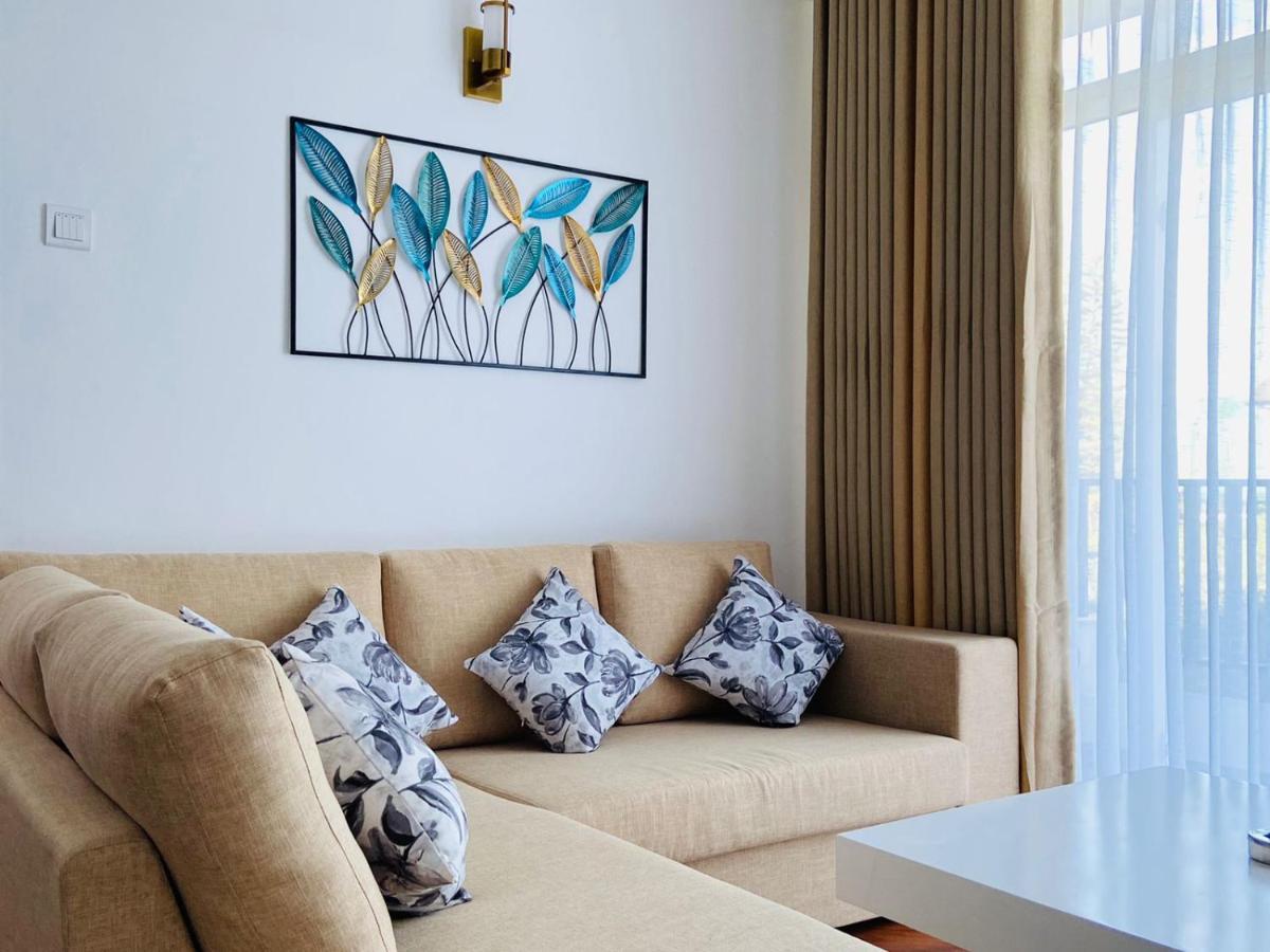 Grand Winterberry - Lake View Luxury Residence Нувара-Элия Экстерьер фото