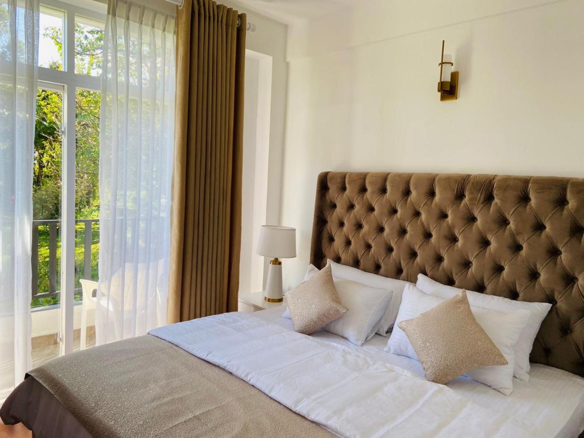Grand Winterberry - Lake View Luxury Residence Нувара-Элия Экстерьер фото