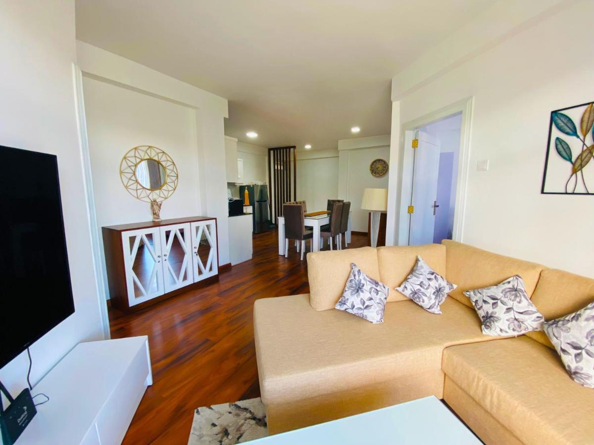 Grand Winterberry - Lake View Luxury Residence Нувара-Элия Экстерьер фото