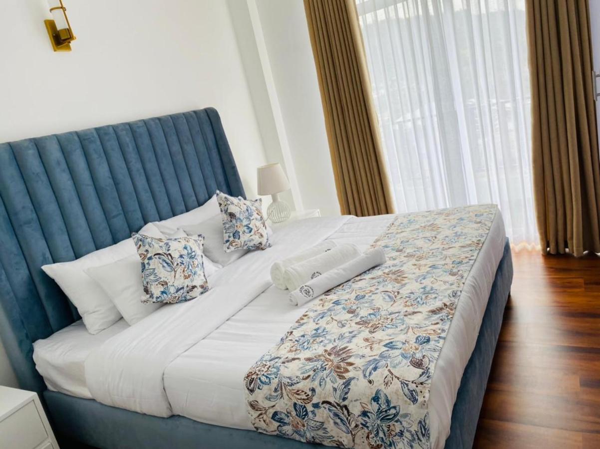 Grand Winterberry - Lake View Luxury Residence Нувара-Элия Экстерьер фото