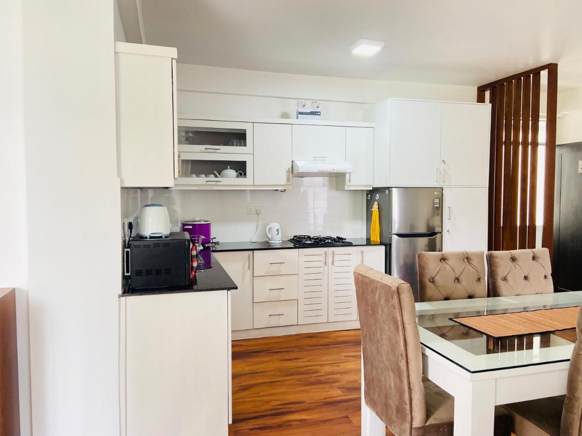 Grand Winterberry - Lake View Luxury Residence Нувара-Элия Экстерьер фото
