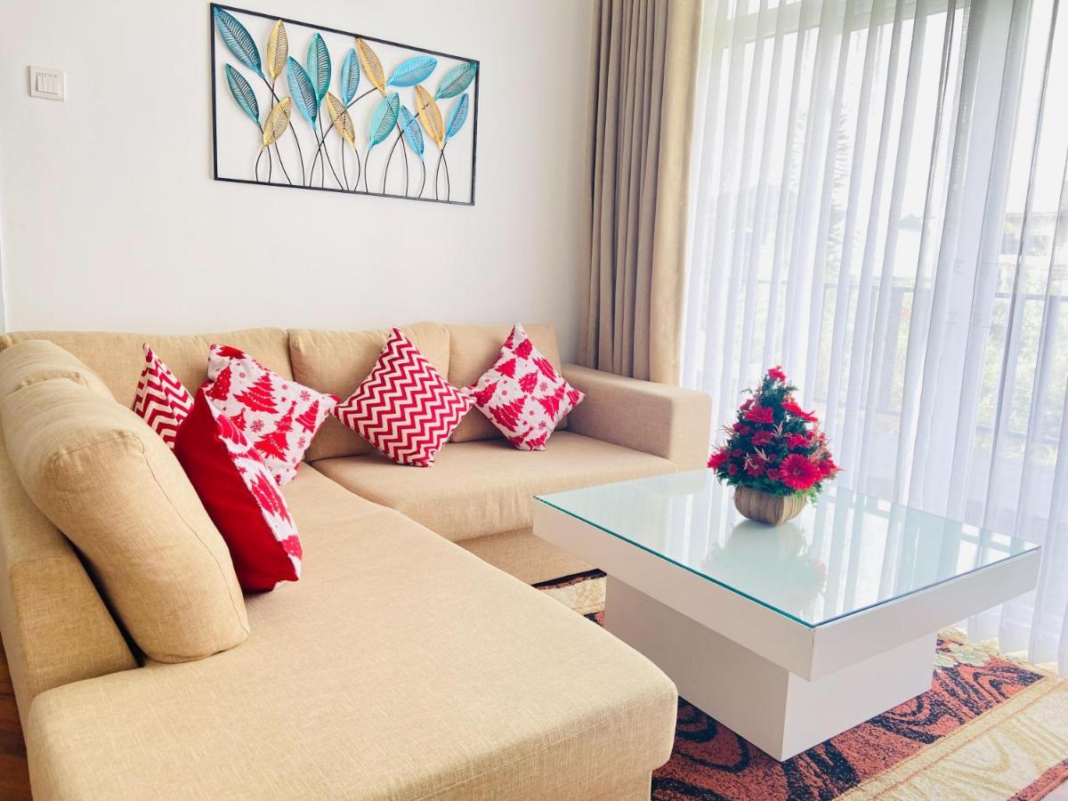 Grand Winterberry - Lake View Luxury Residence Нувара-Элия Экстерьер фото